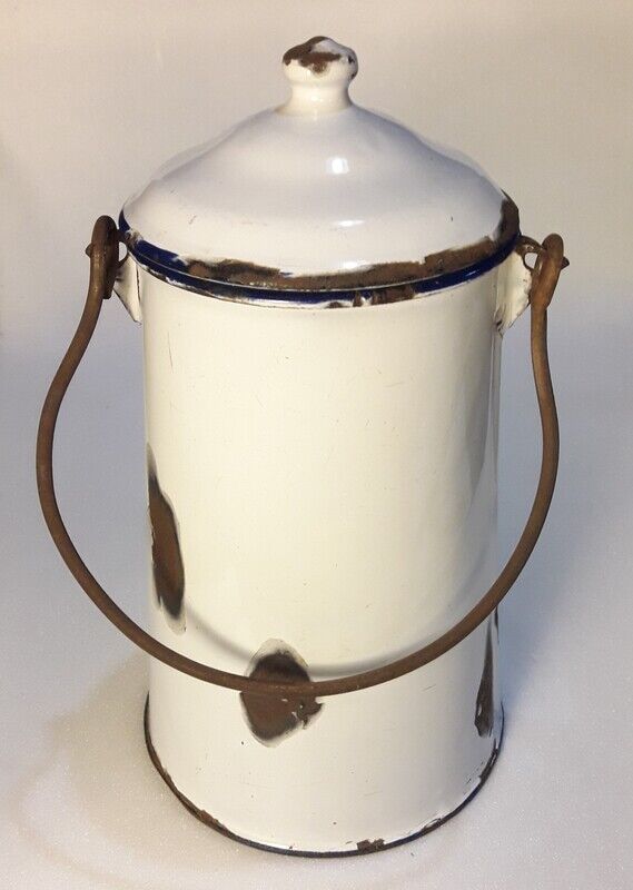 Berthe milk jug enamelled SLM Maggi