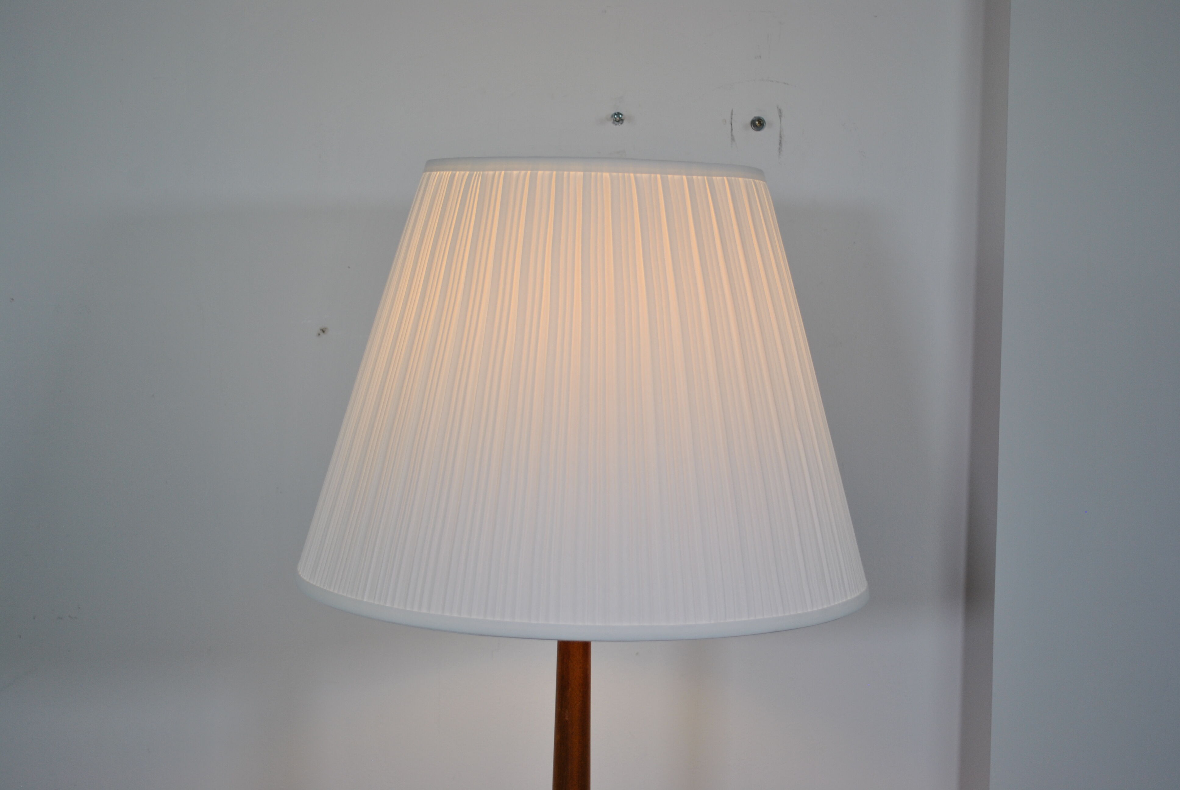 Wood floor lamp 1970