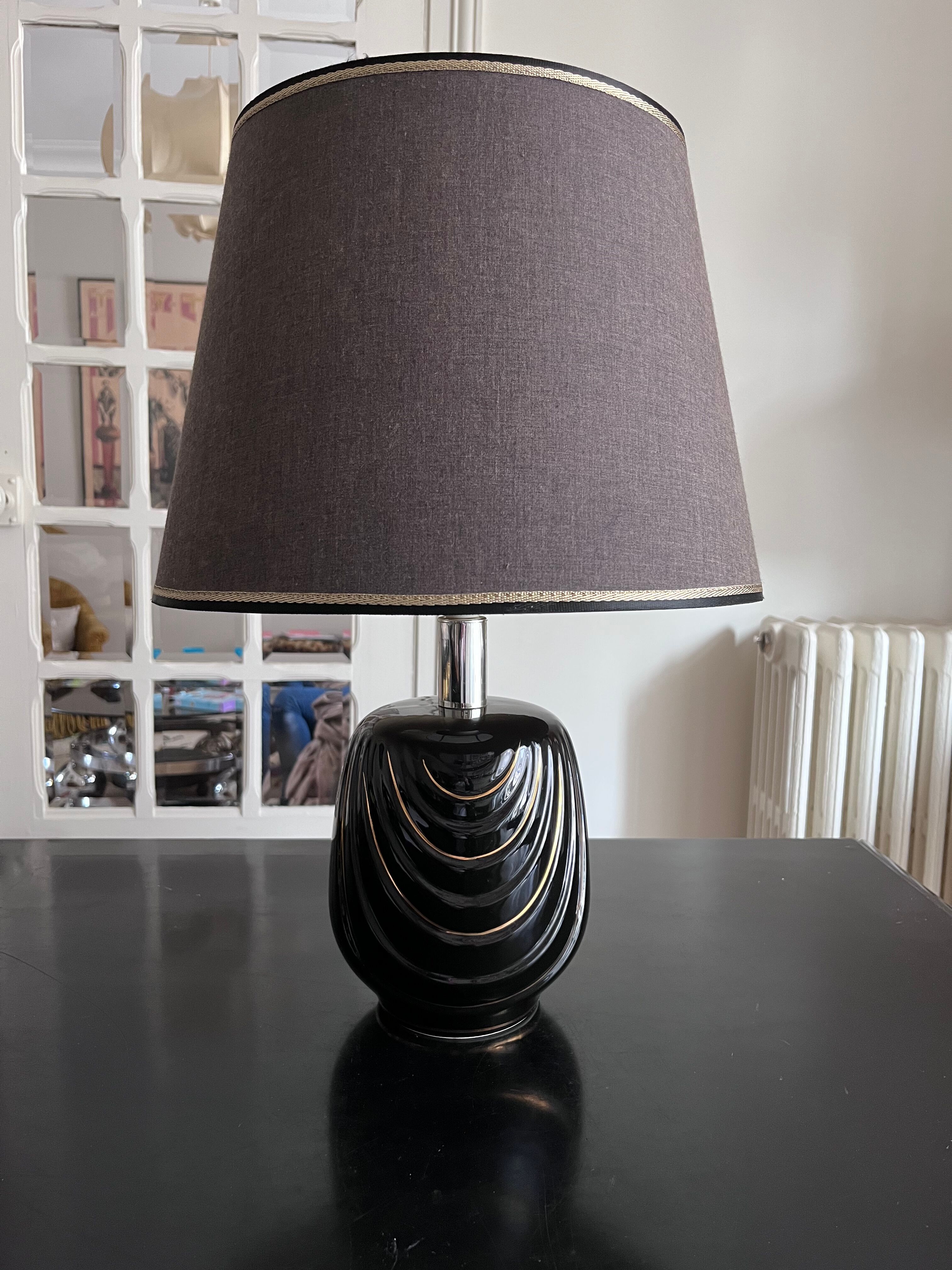 Black and gold ceramic lamp