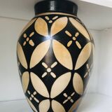 Peruvian craft terracotta vase