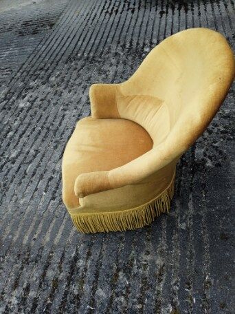 Toad armchair
