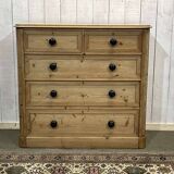Commode Victorienne XIXème en sapin avec ses boutons en bois noirci