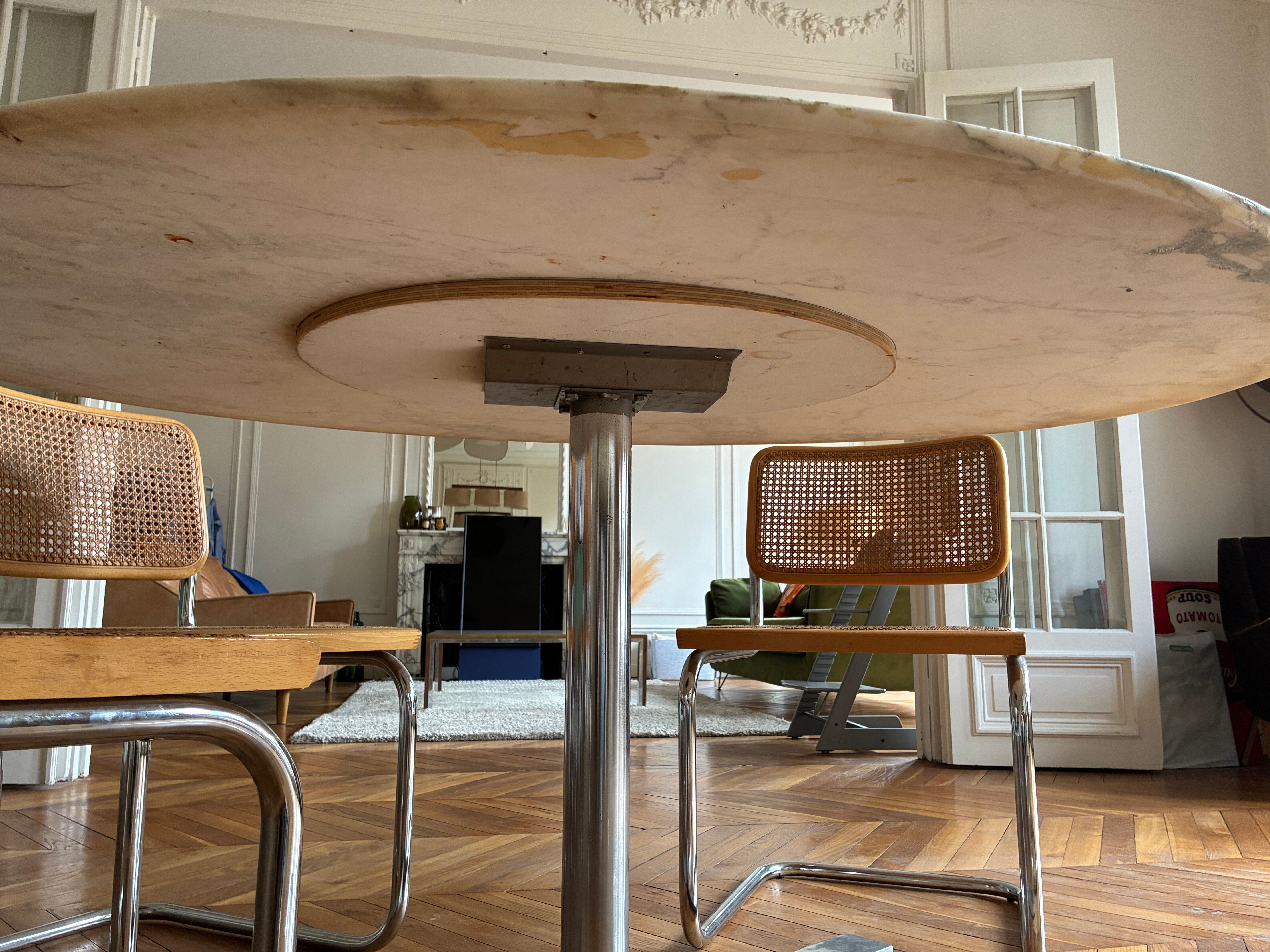 Table ovale en marbre vintage