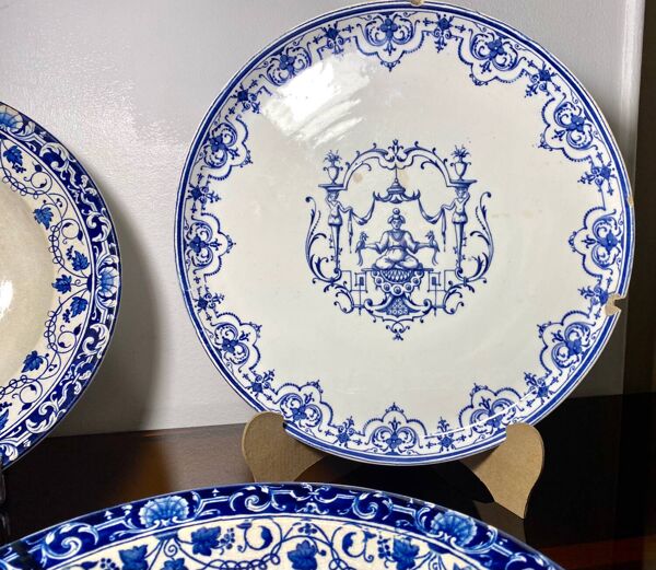 4 Assortie plates from Longwy et Moustiers