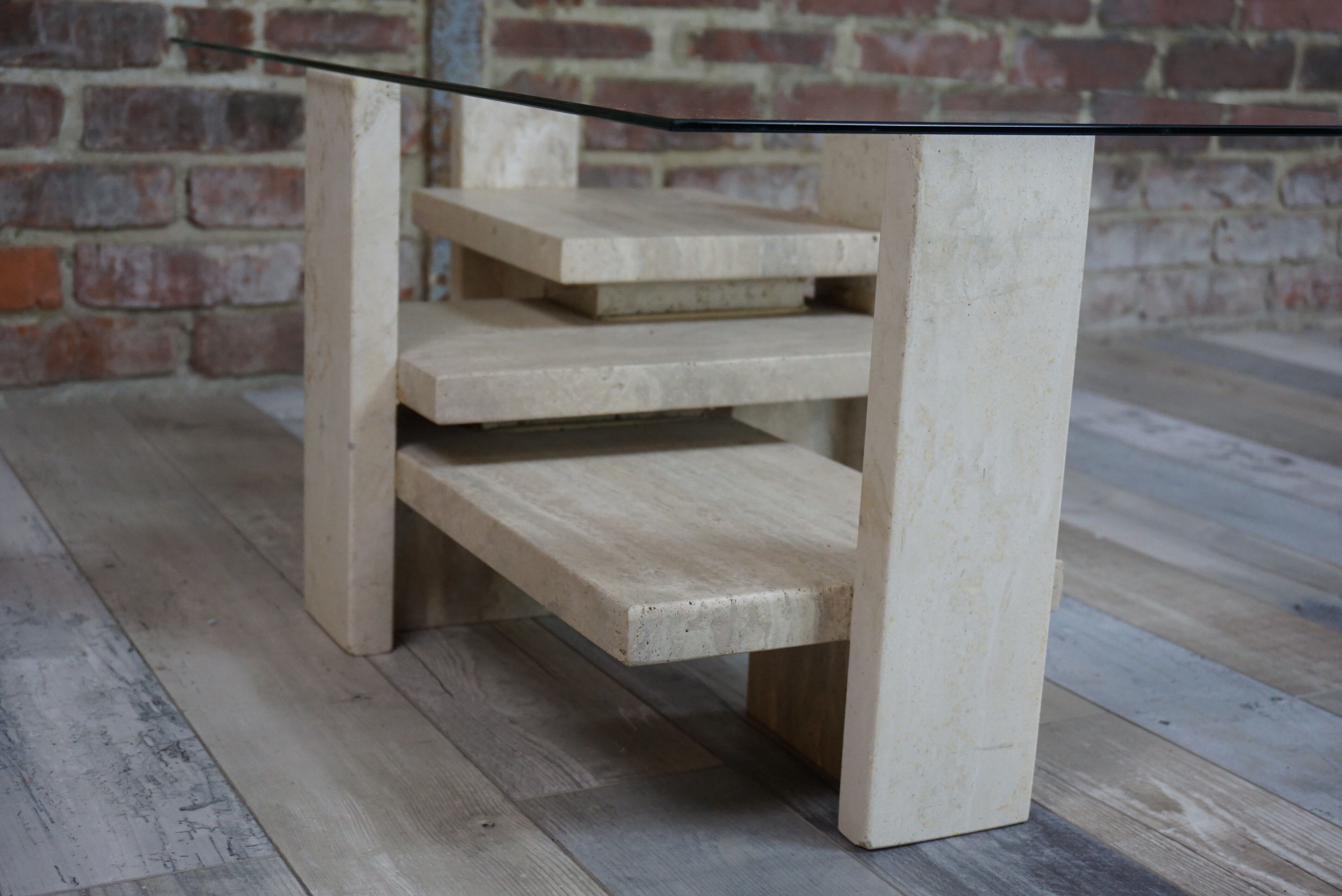 Table basse en travertin et verre design Willy Ballez