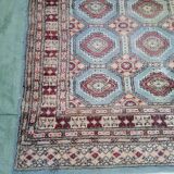 Old handmade wool oriental rug. 190 x 126cm
