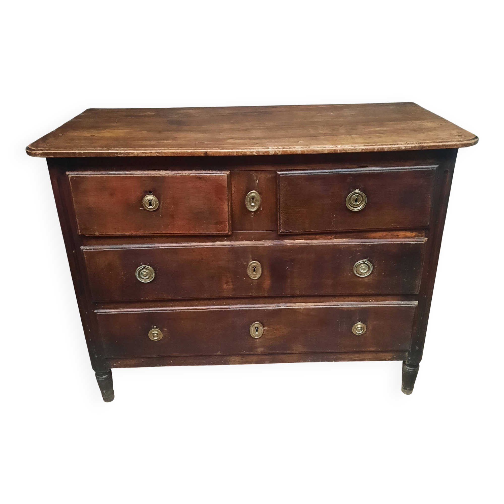 Eighteenth-century walnut chest of drawers