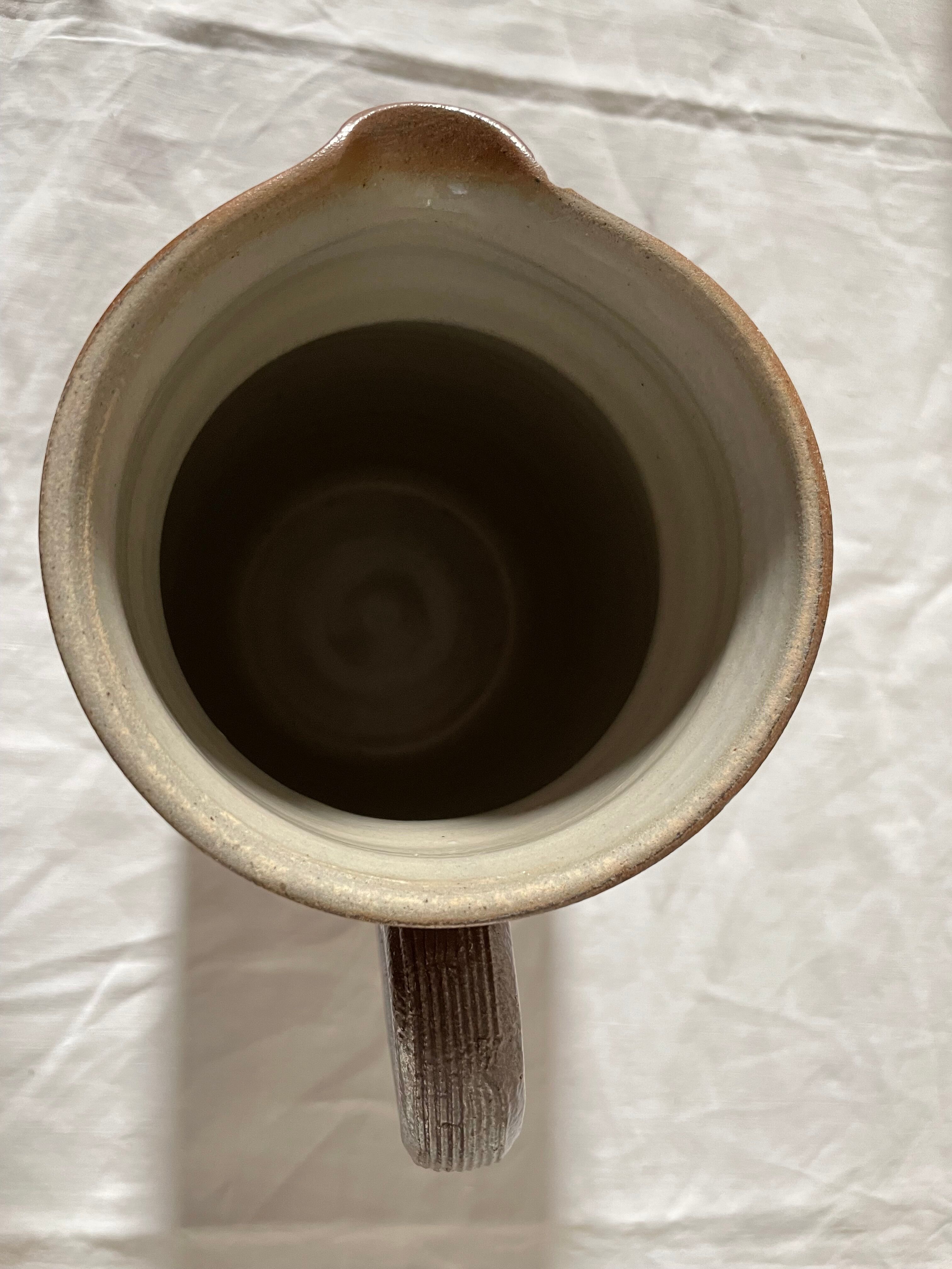 Stoneware pot