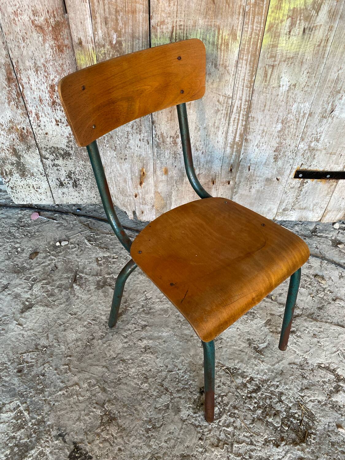 Vintage mullca style metal green chair + wooden seat and backrest