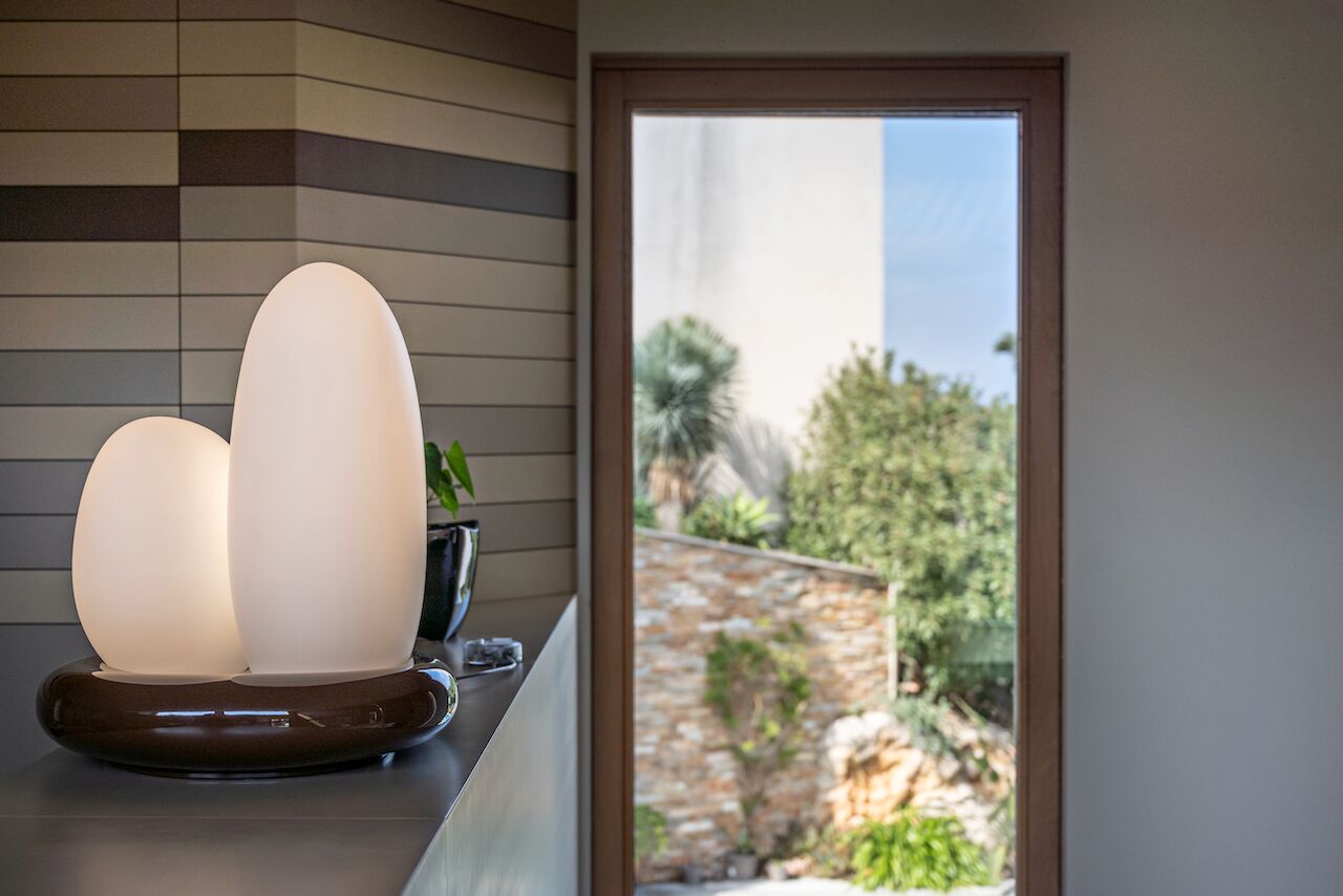 Sculptural lamp moai t