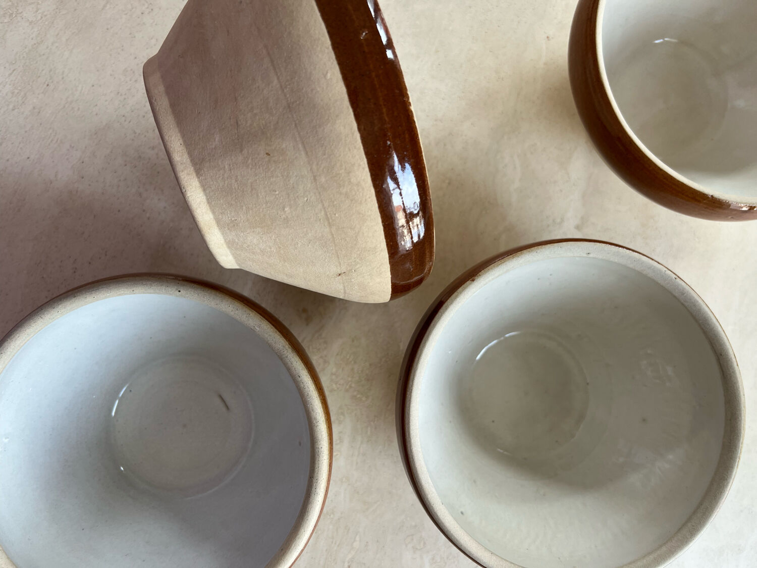 Set of 4 bowls in sandstone