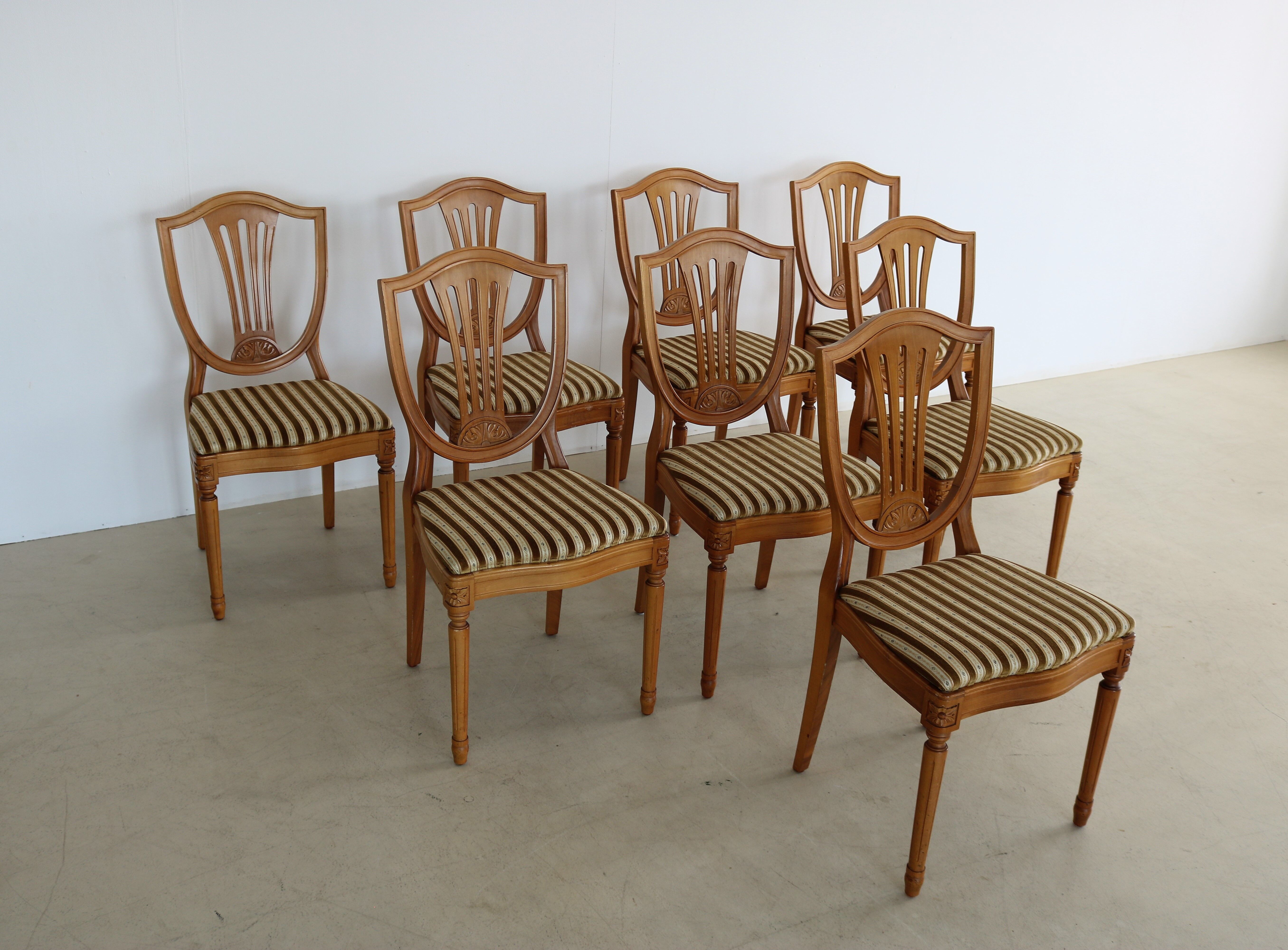 Set of 8 vintage dining chairs