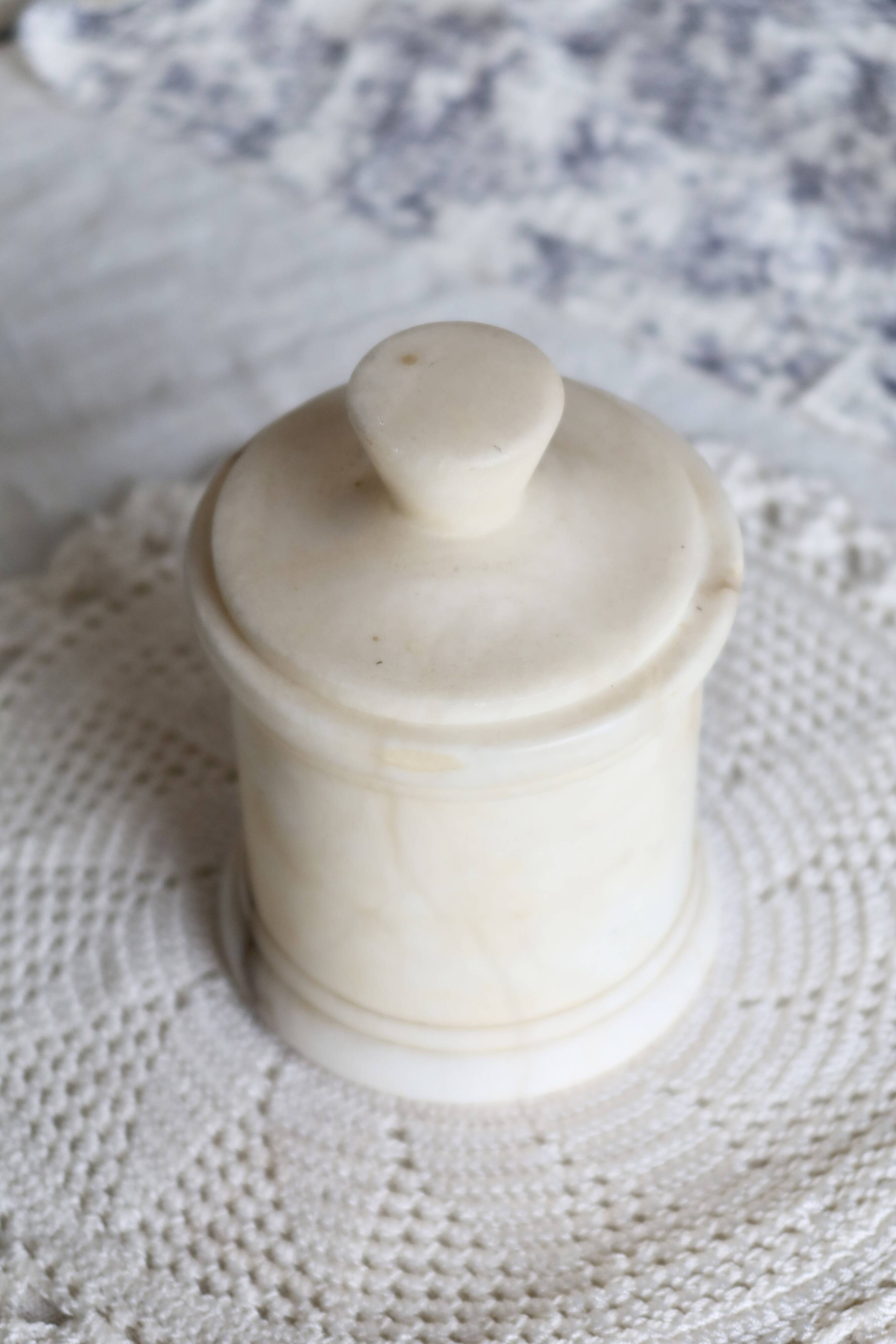 Vintage cream white marble box / candy box with lid