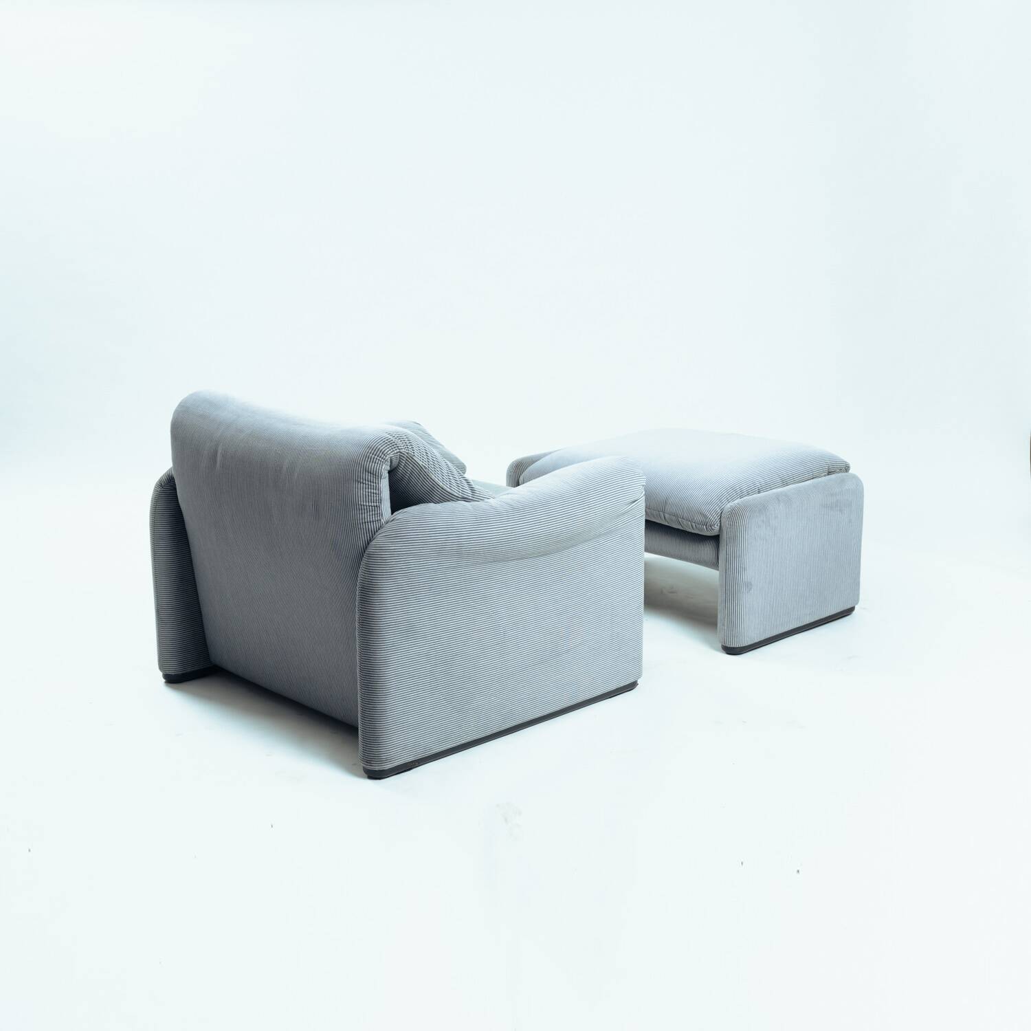 Chaise Maralunga avec repose-pieds par Vico Magistretti pour Cassina, années 1970