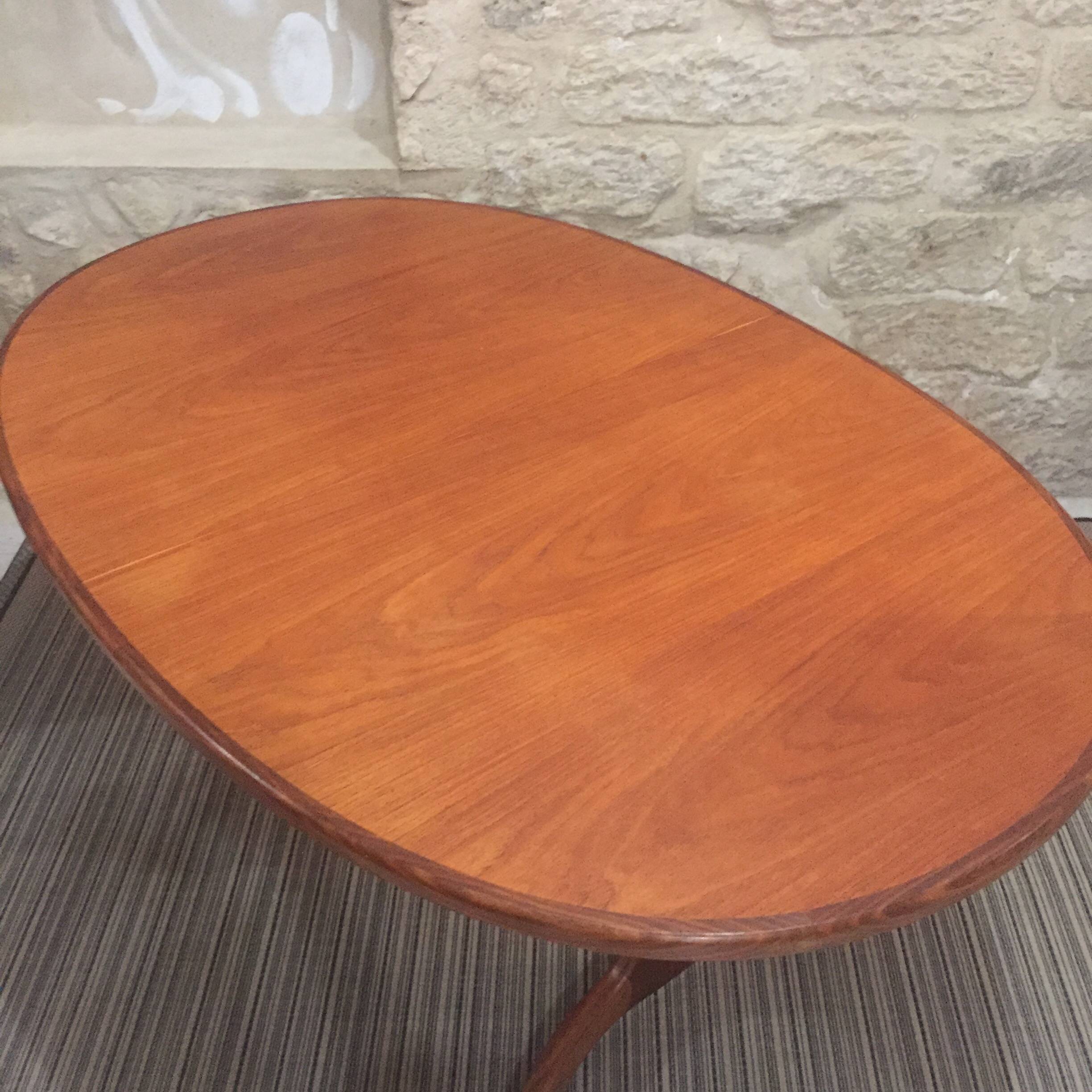 Table à manger scandinave en teck ovale avec rallonge centrale