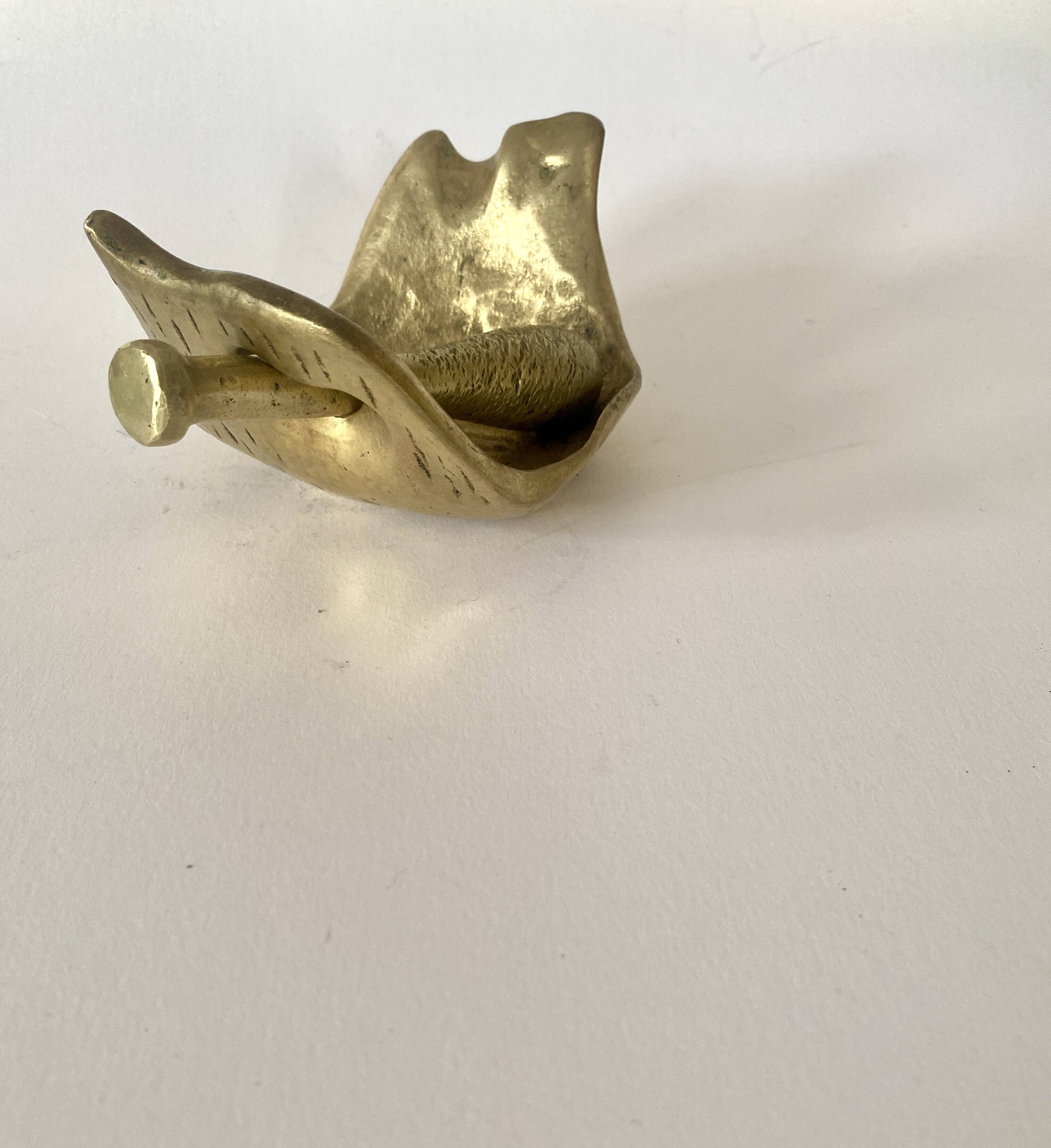 Cendrier et pilon, bronze