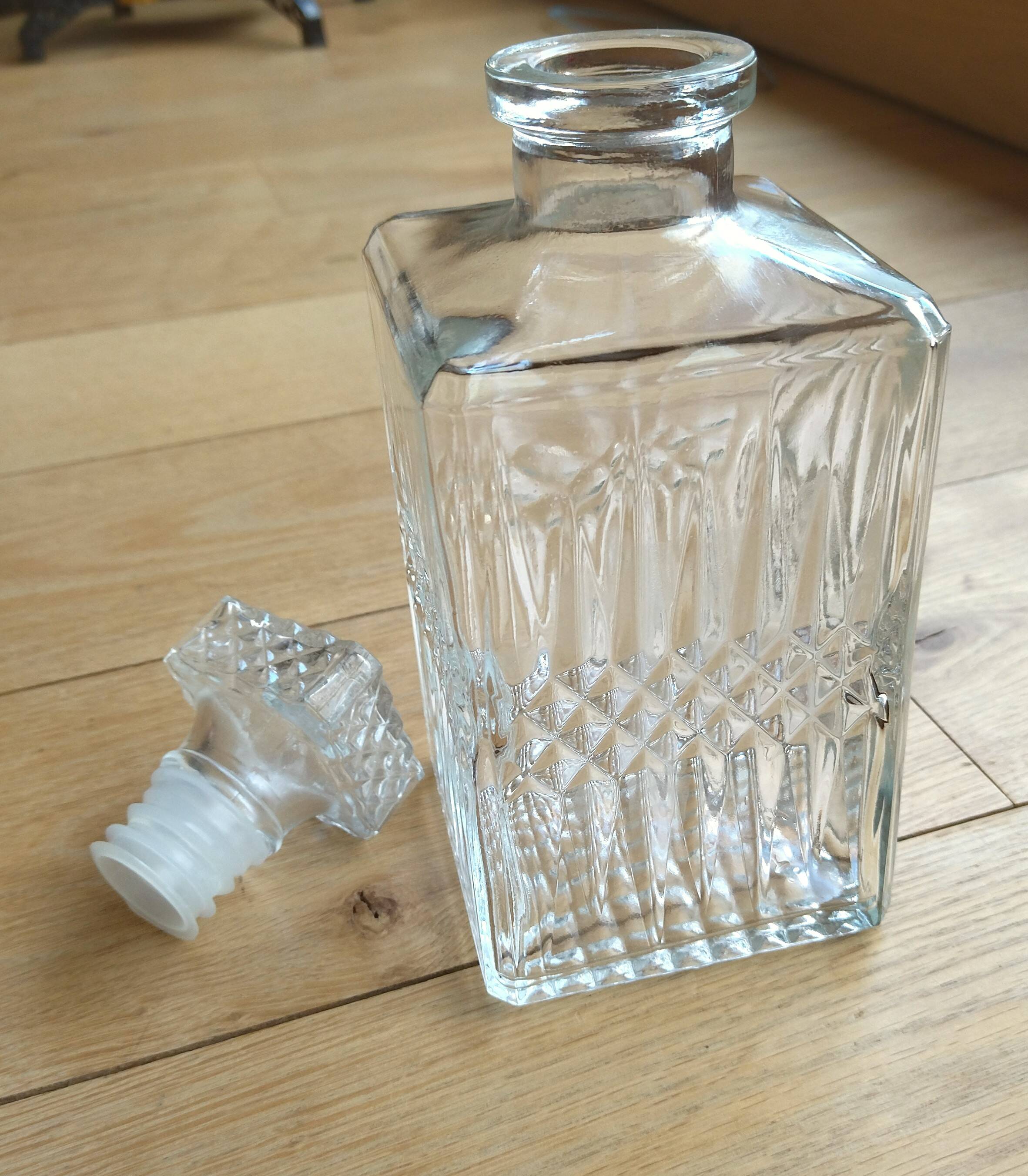 Carafe ciselée