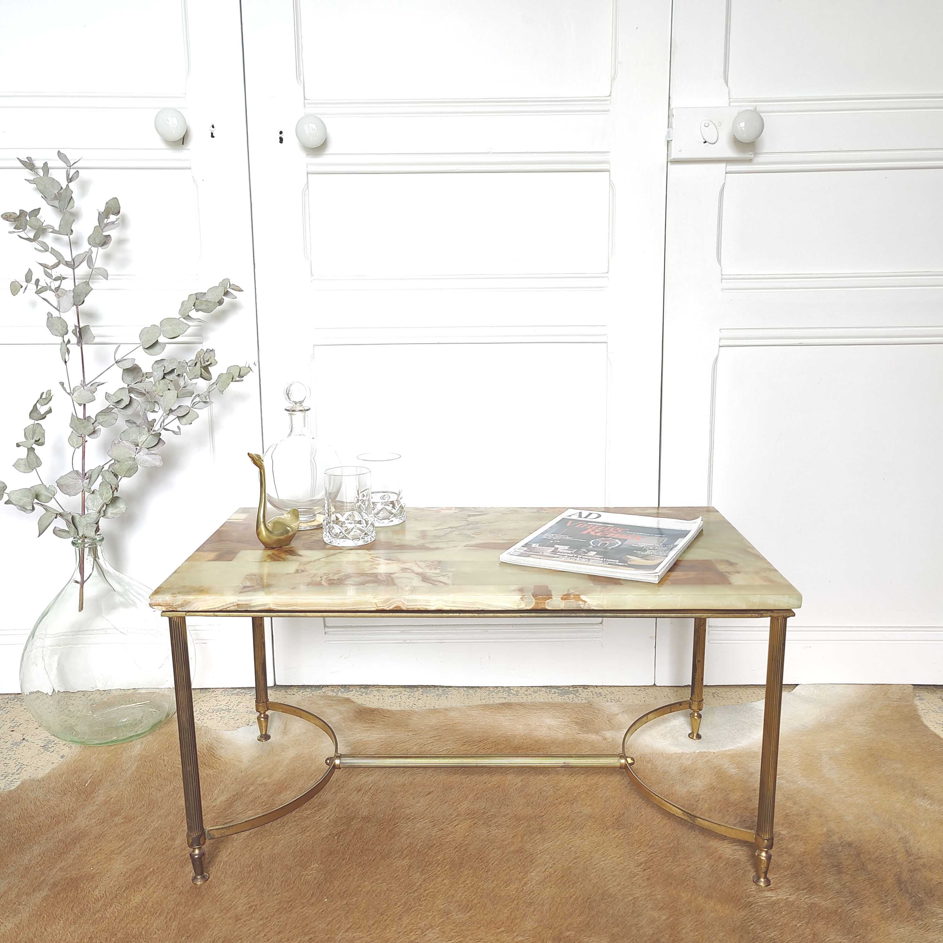 Coffee table marble onyx and gilded metal
