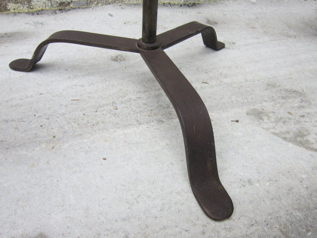 Tripode gallows lamp
