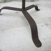Tripode gallows lamp