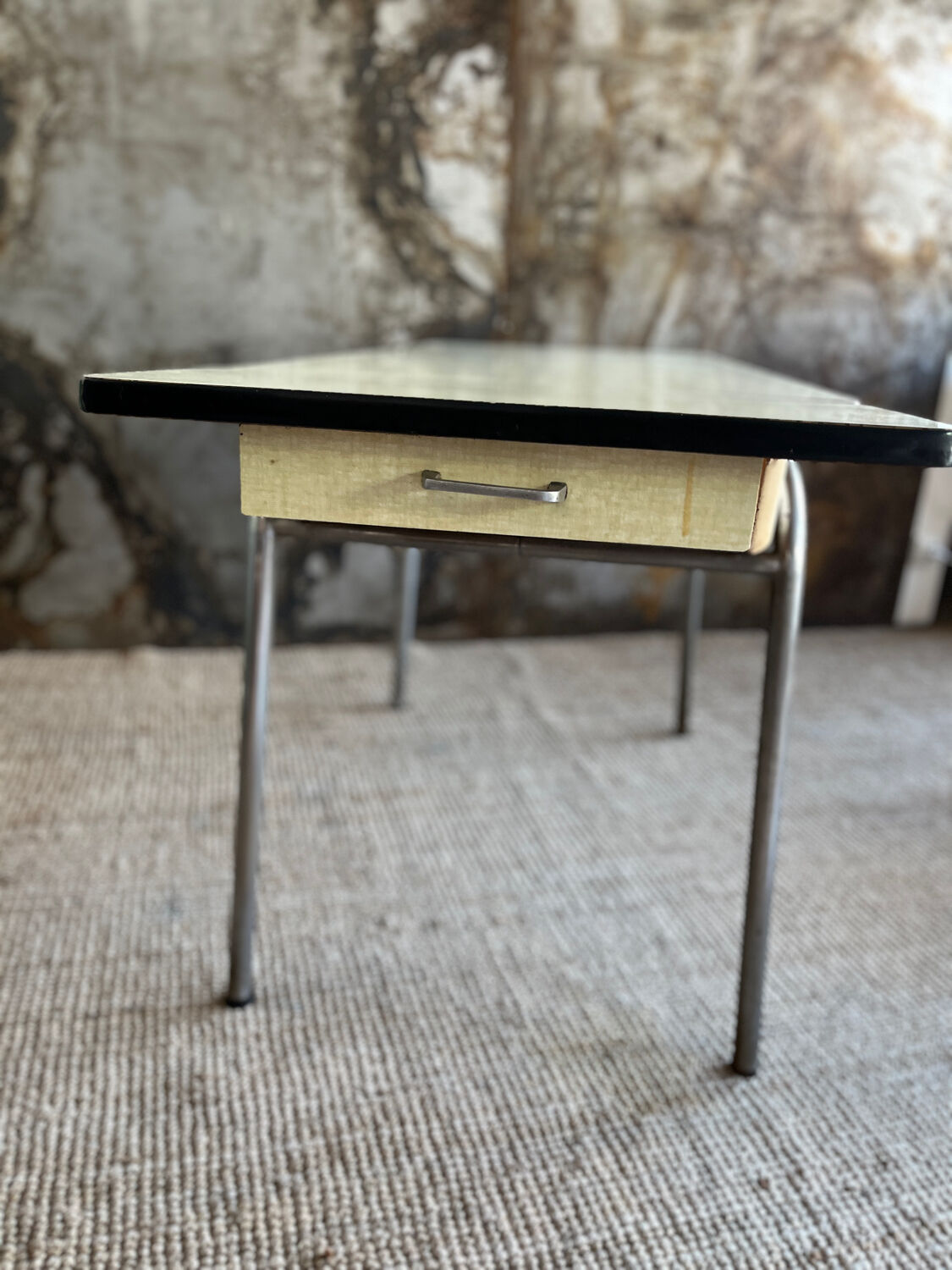 Formica and chrome extension table 2 stools 2 chairs