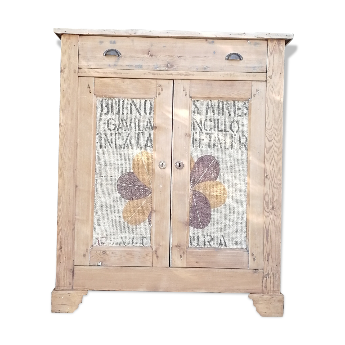 Unique buffet, Gaston, burlap