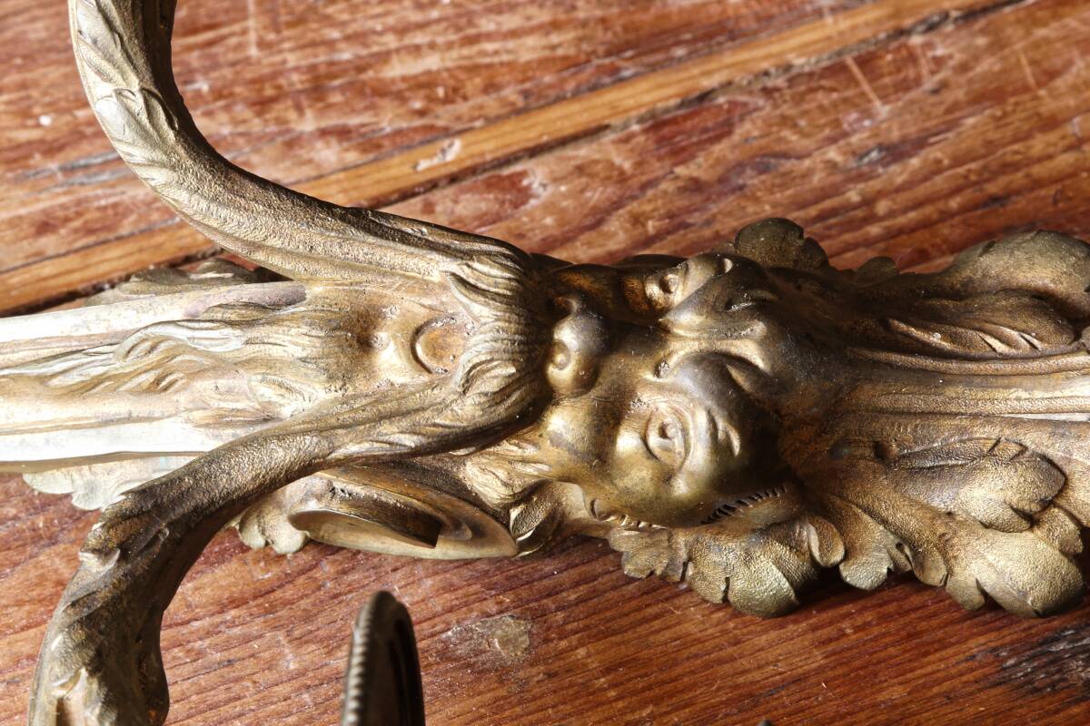 Gilded bronze wall light, monobloc, 18th century
