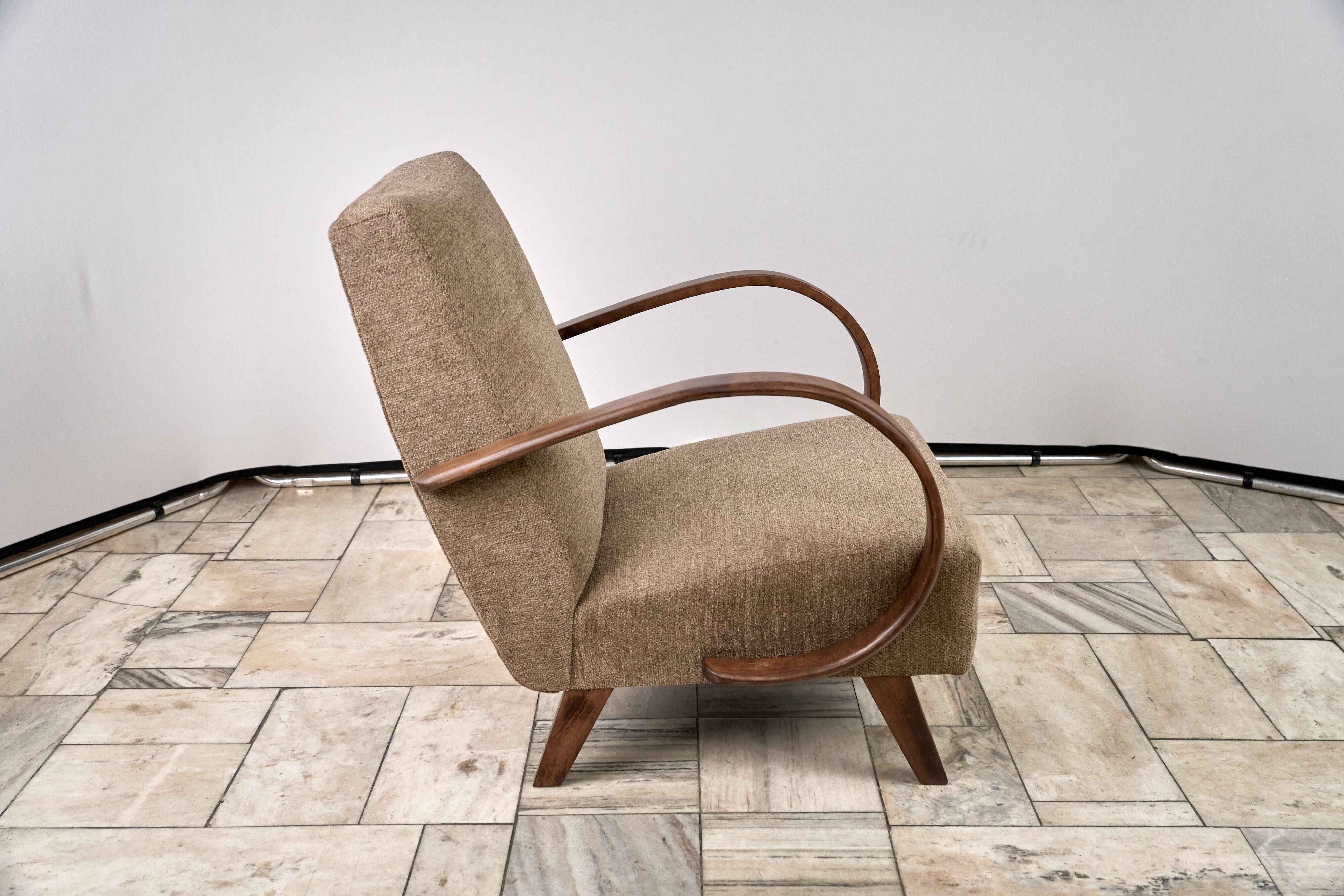 H 410 Armchair designed by Jindrich Halabala, 1940s, Czechoslovakia
