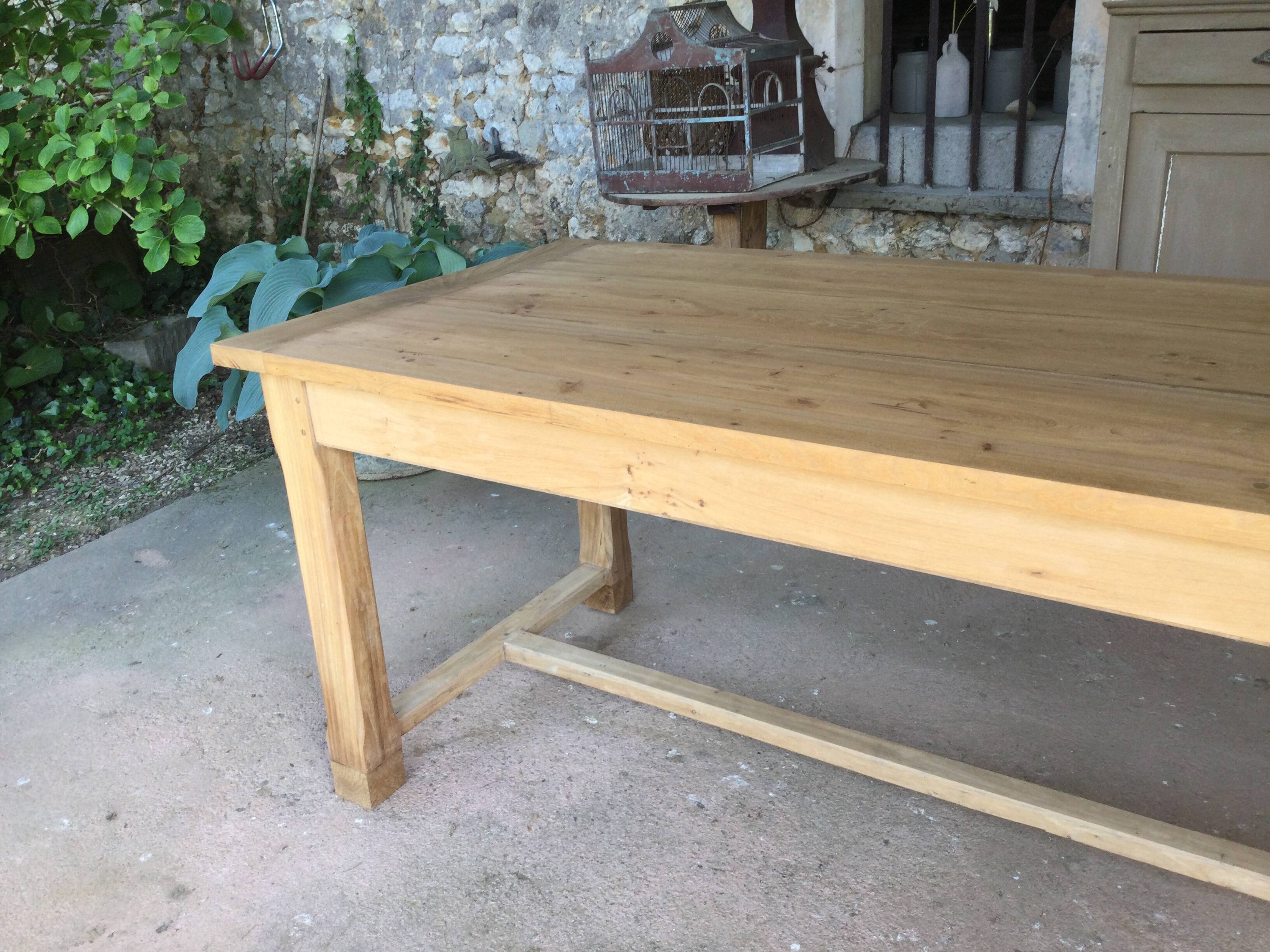 Ancienne table de ferme rénovée