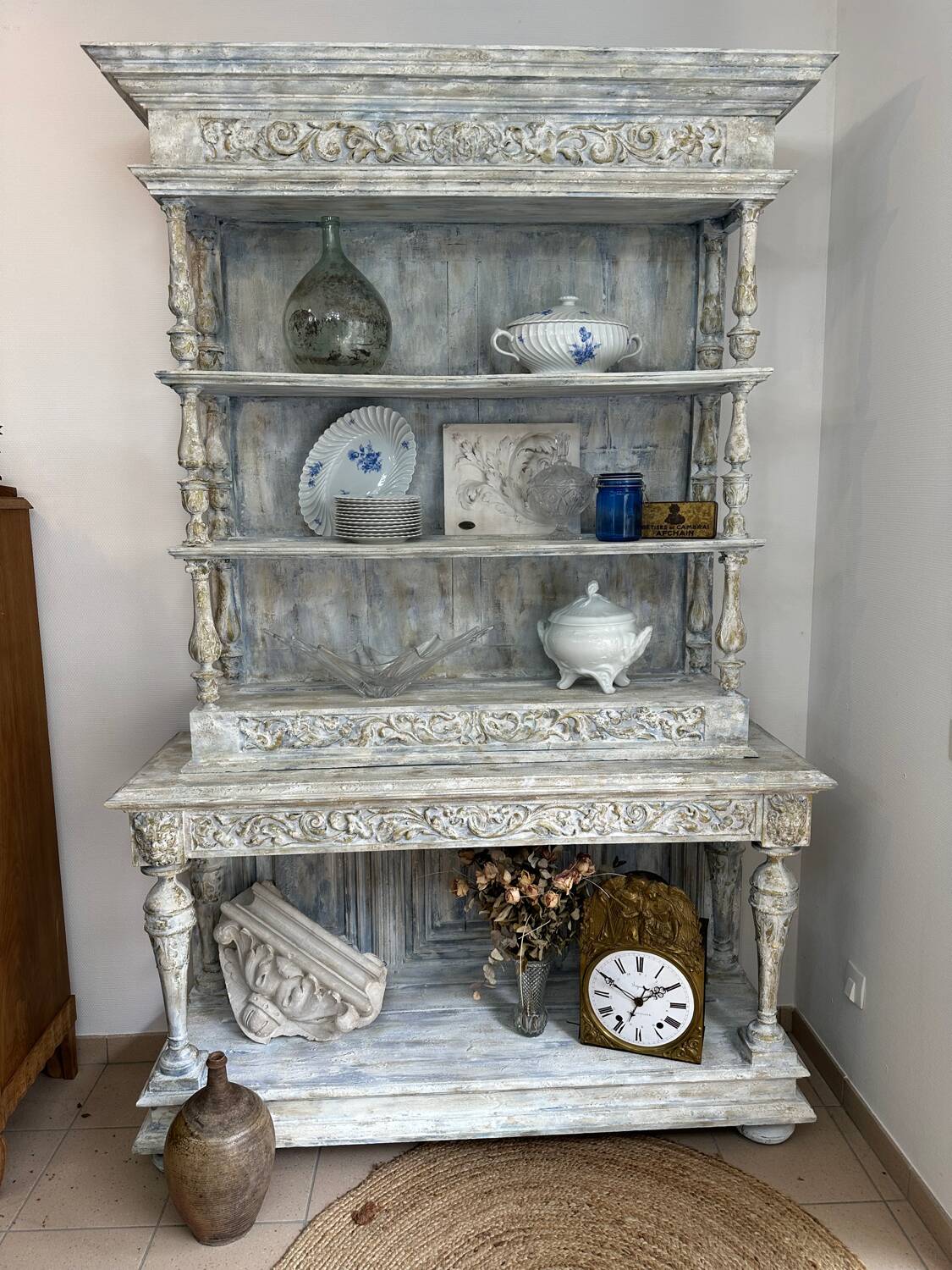 Walnut dresser, 19th century.