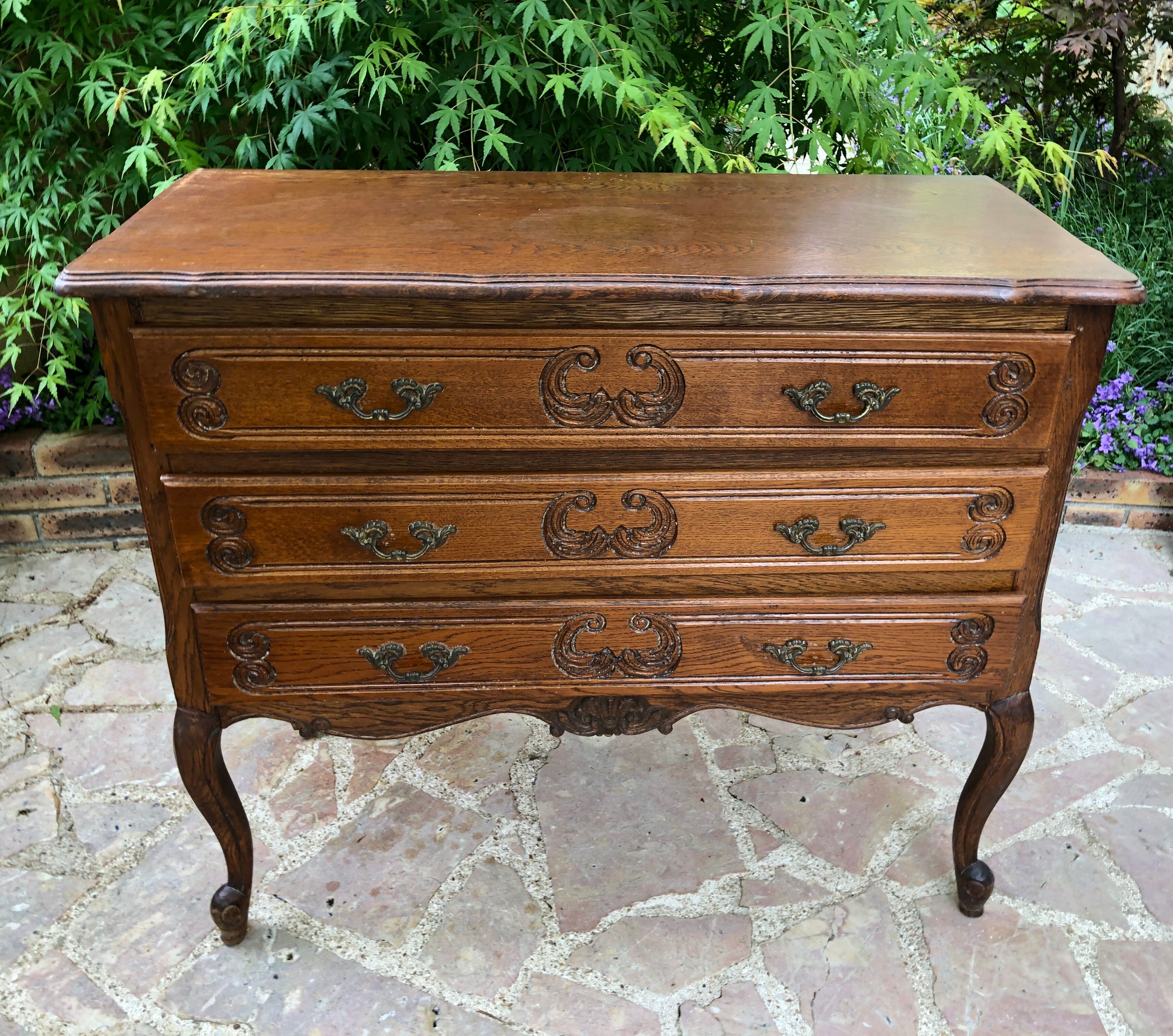 Dresser three drawers