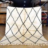 Moroccan Berber carpet Beni Ouarain with black diamonds 210 x 160 cm