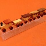 Train miniature en bois