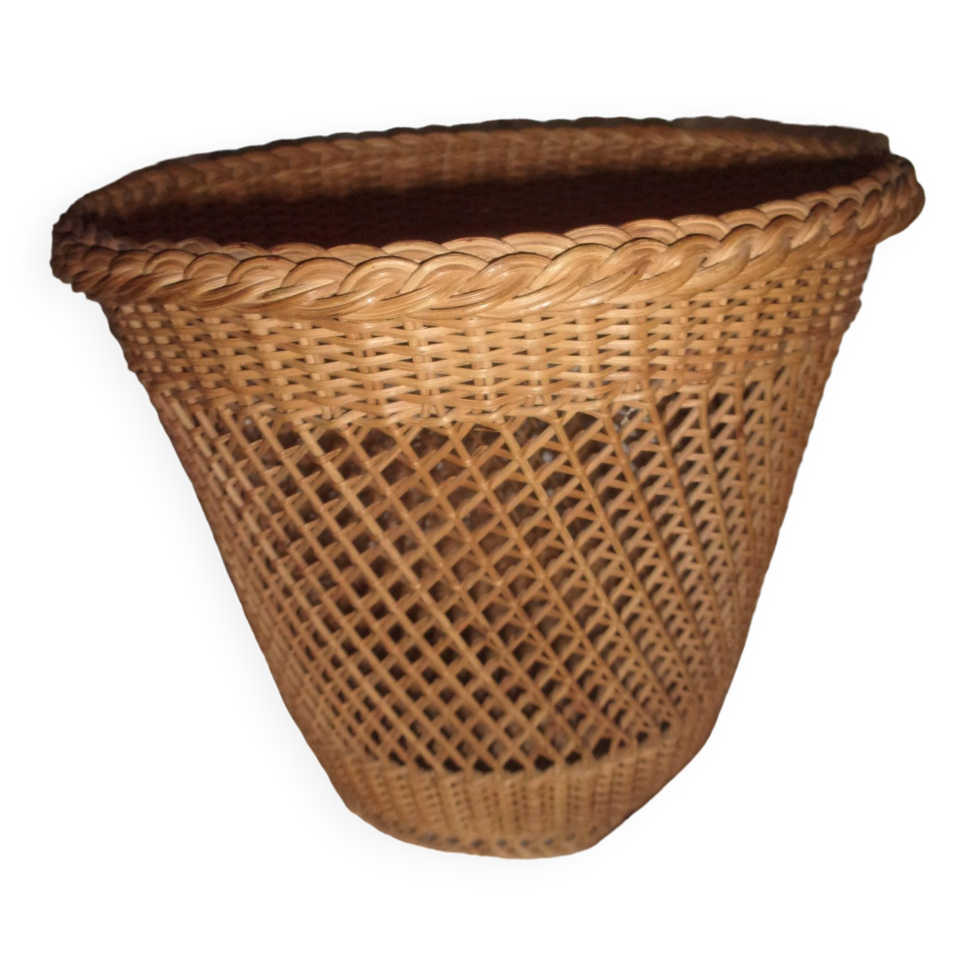 Wicker plant pot