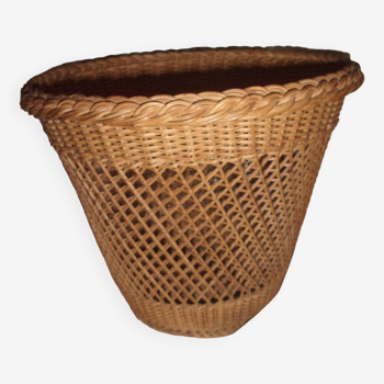 Wicker plant pot