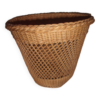 Wicker plant pot