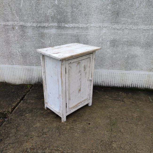 White Parisian buffet