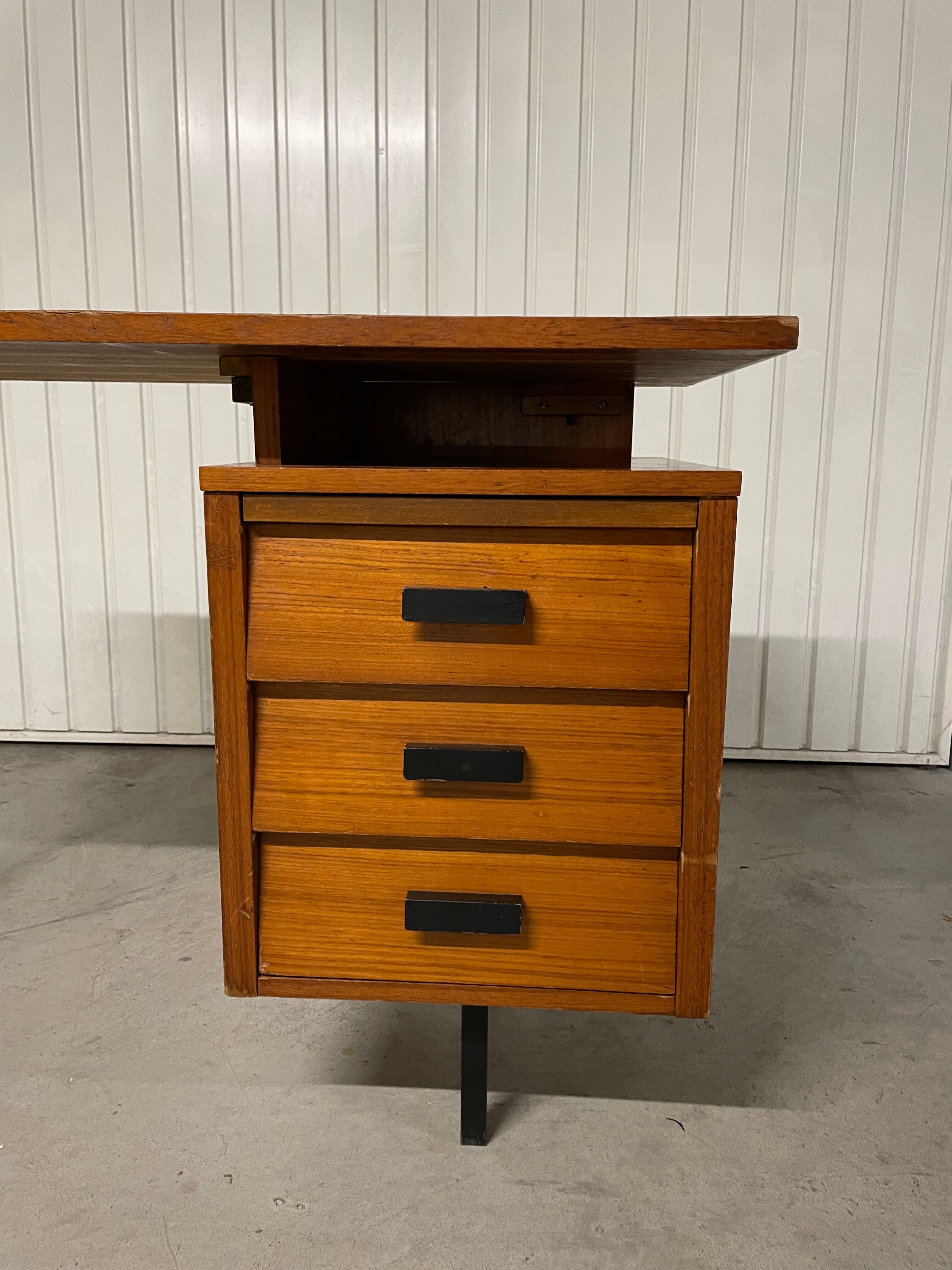 Bureau des années 60