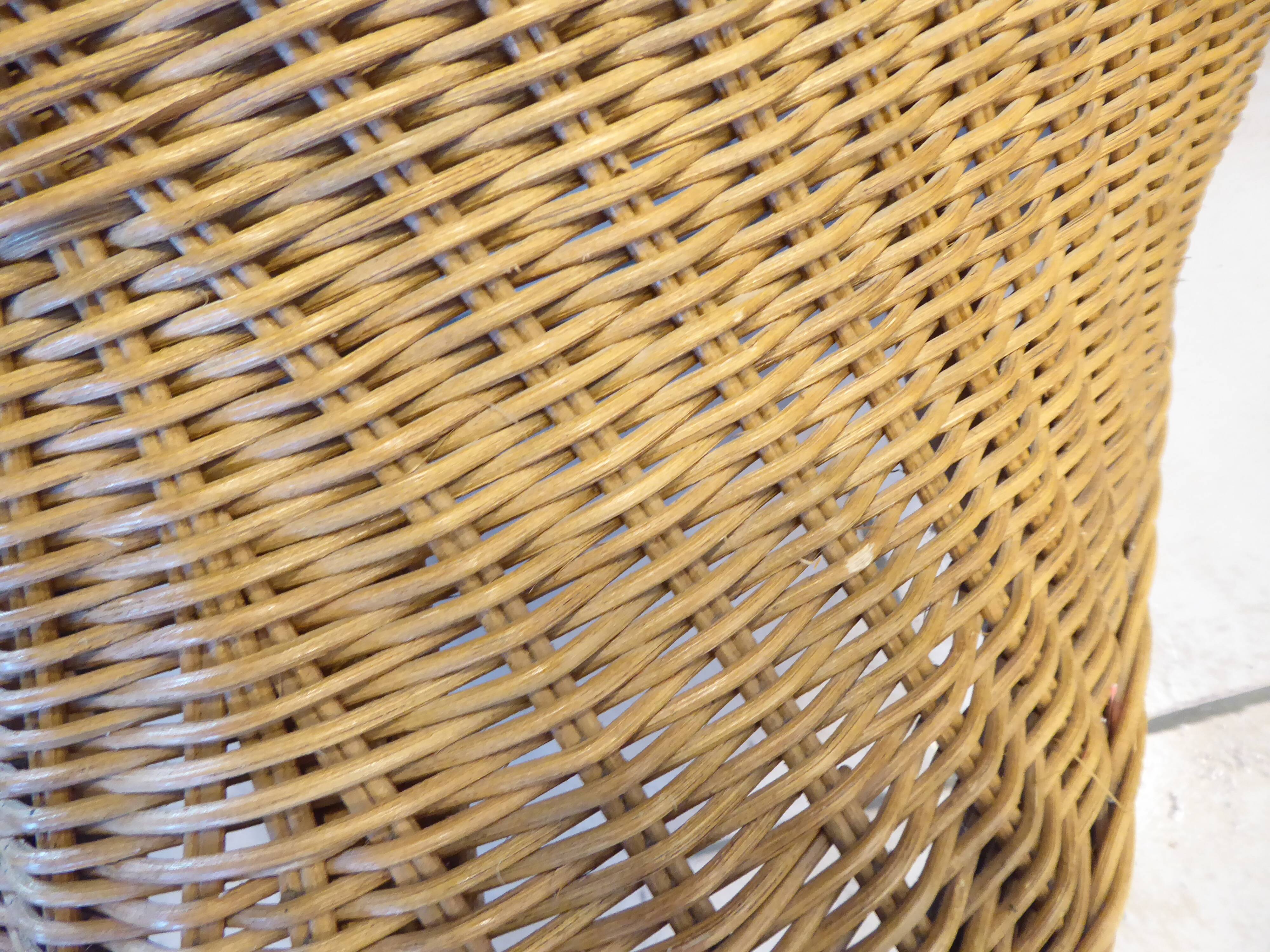 Wicker lotus armchair