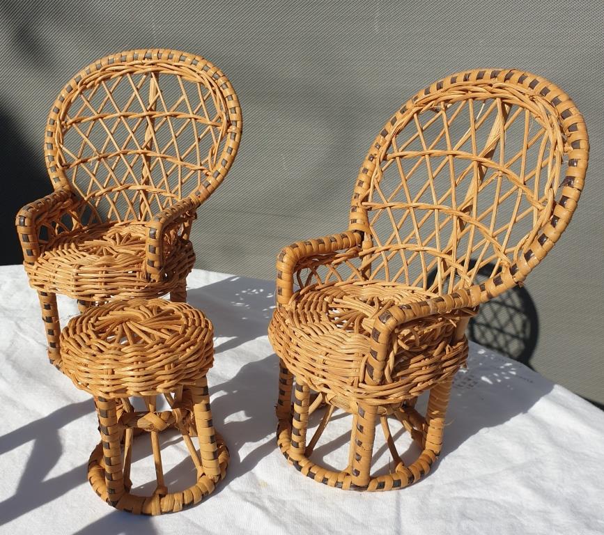 Lot 8 miniature vintage toys tables and seats