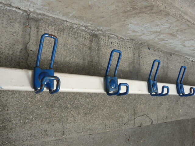 School wall coat rack - white and blue lacquered metal cloakroom 9 hooks
