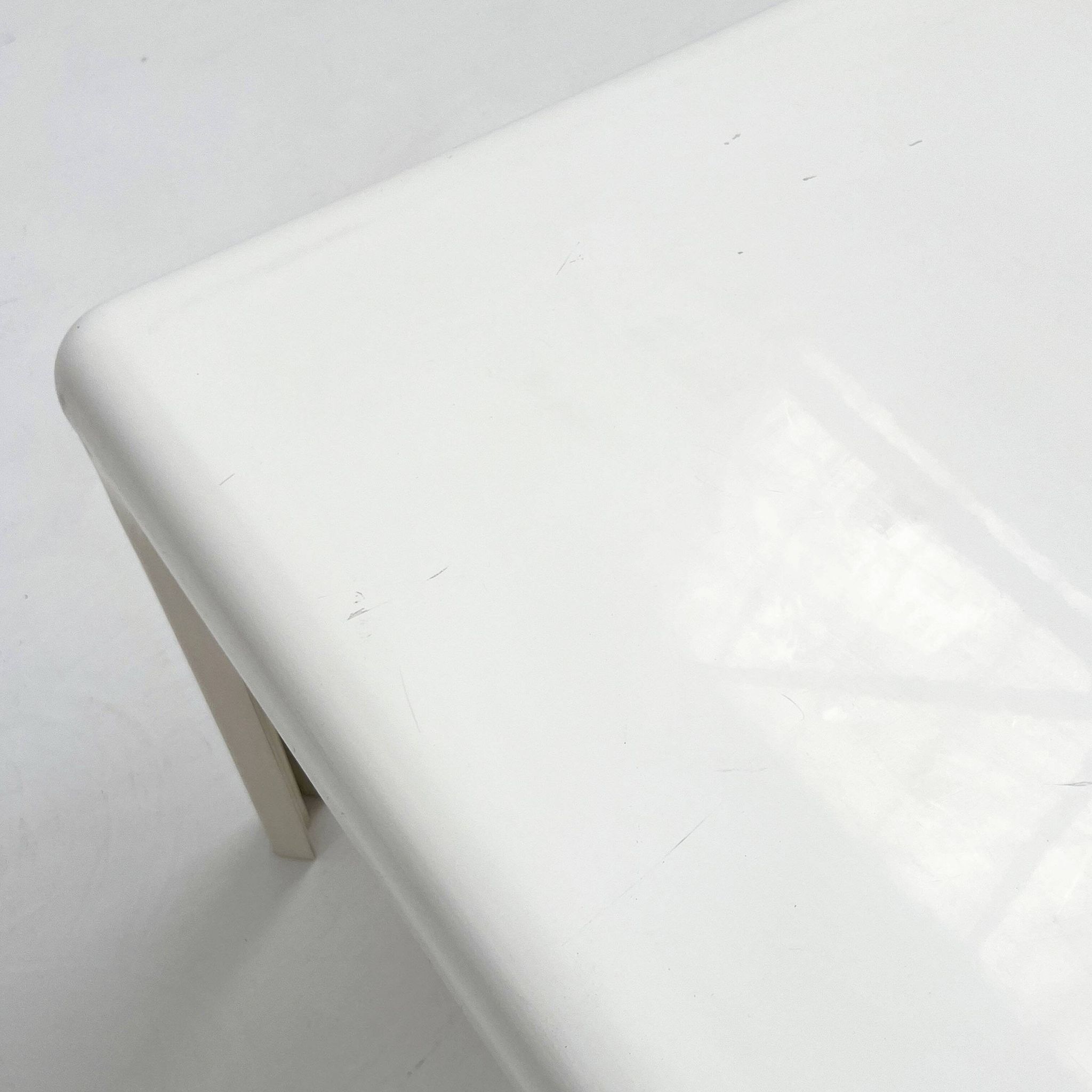 Stadio White dining table by Vico Magistretti for Artemide, 1970