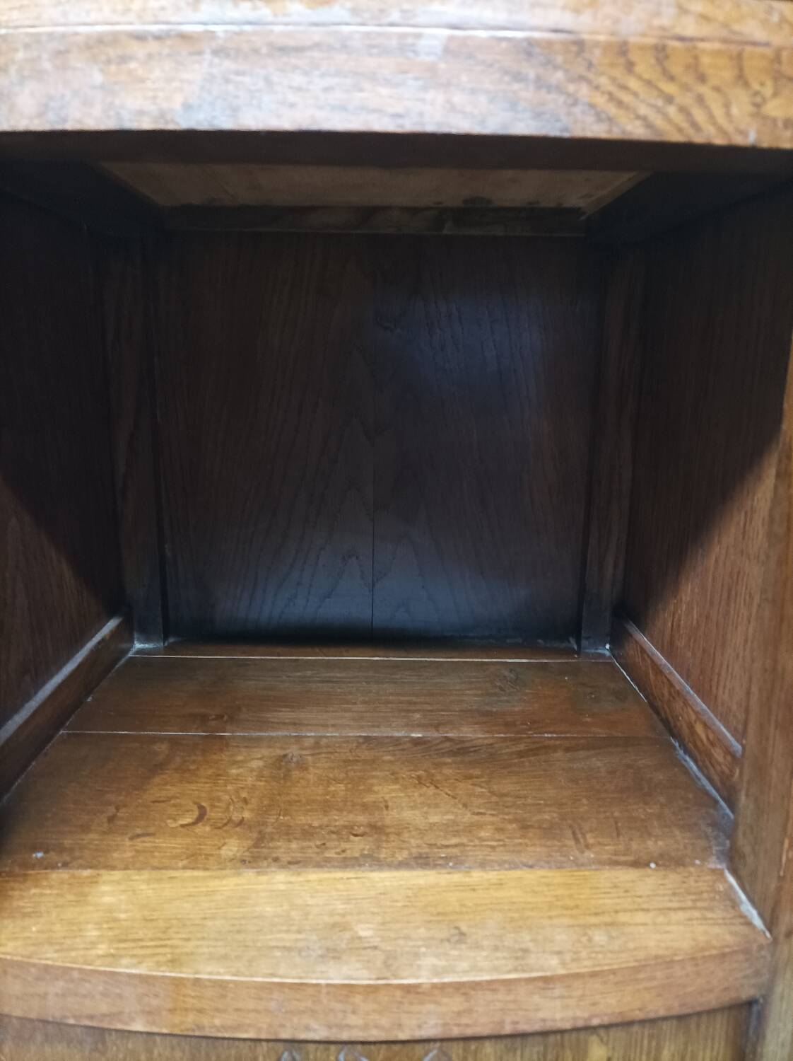 Ancienne table de nuit en bois et marbre