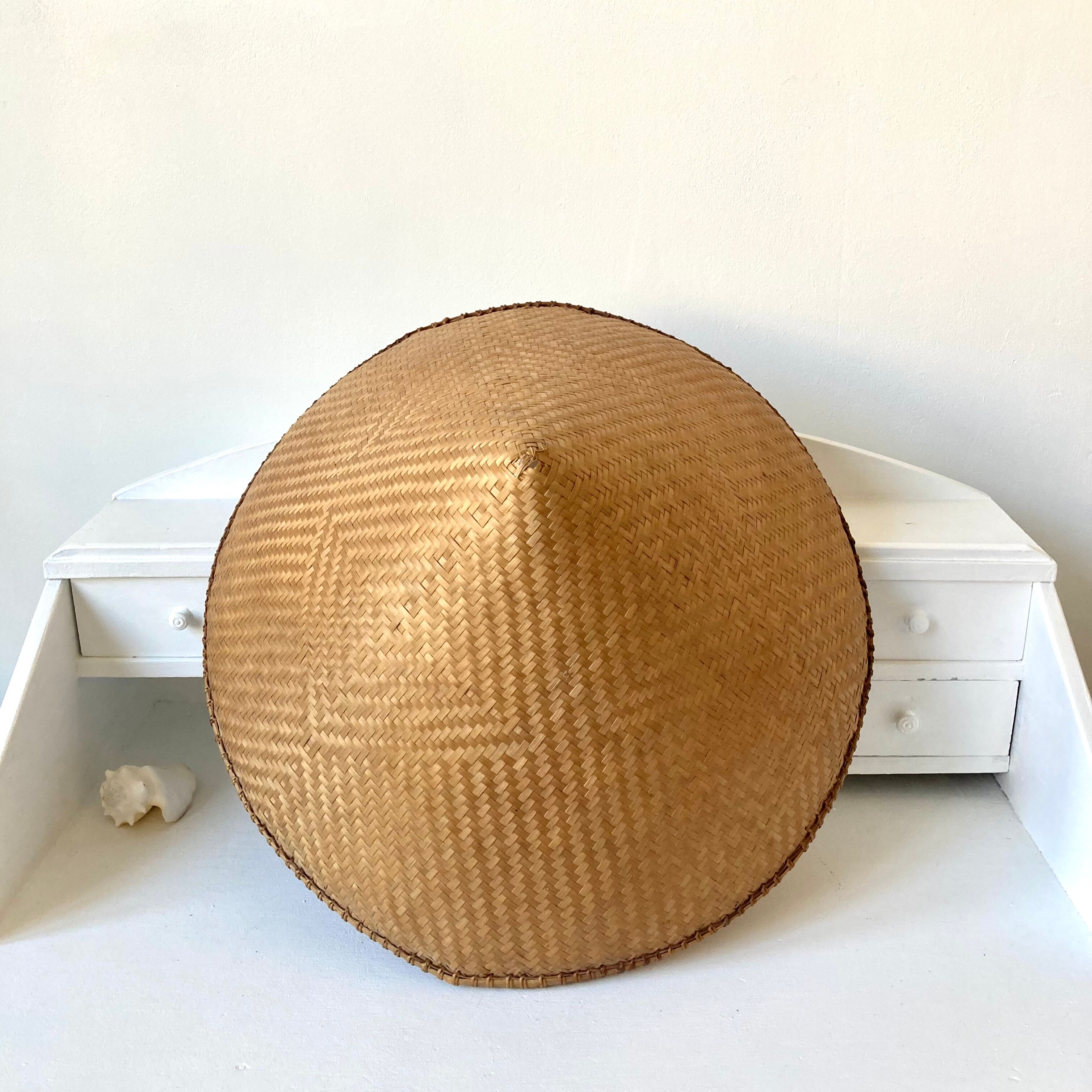 Chapeau asiatique tressé