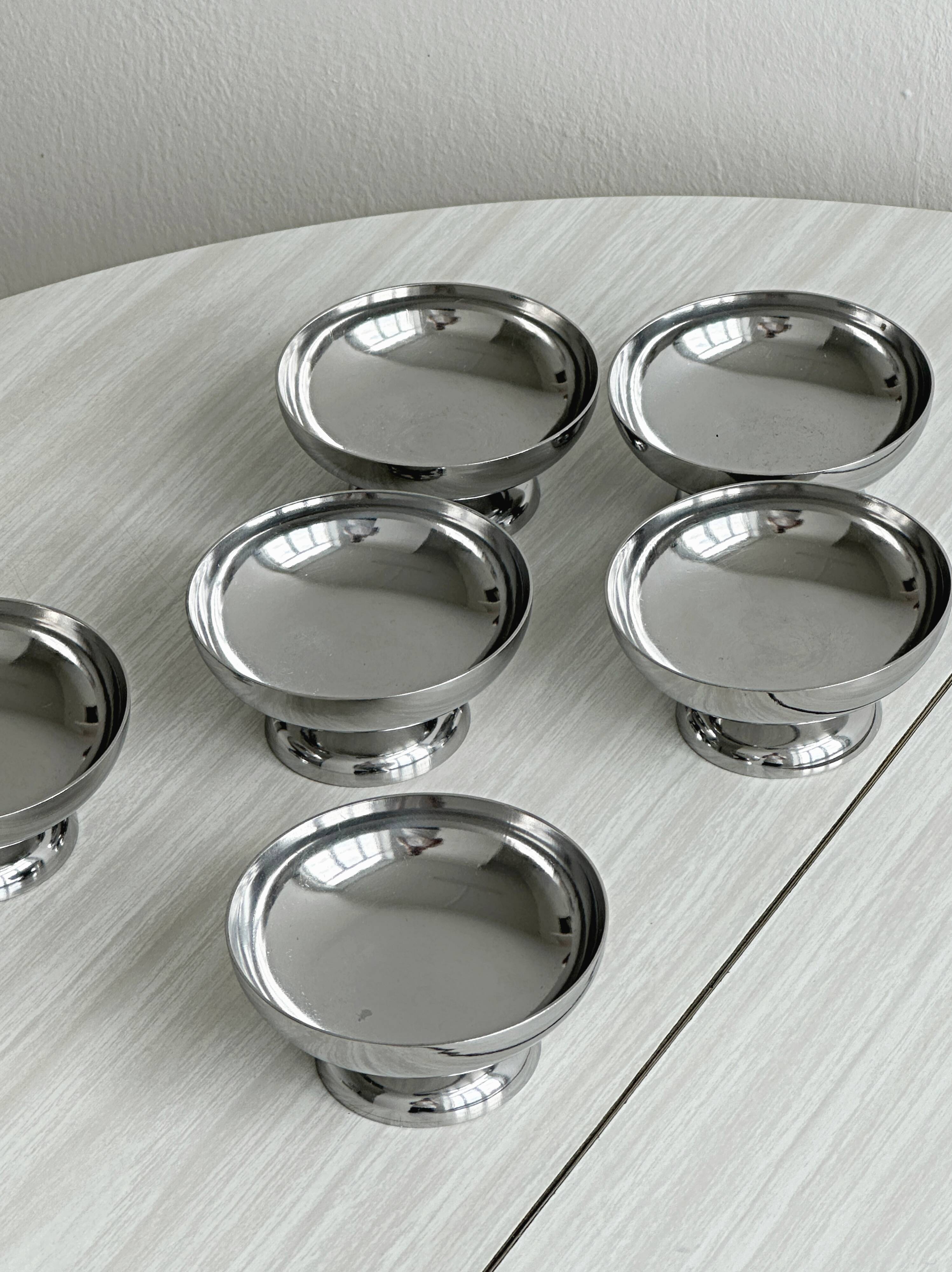 Lot de 6 coupelles vintage en inox brillant