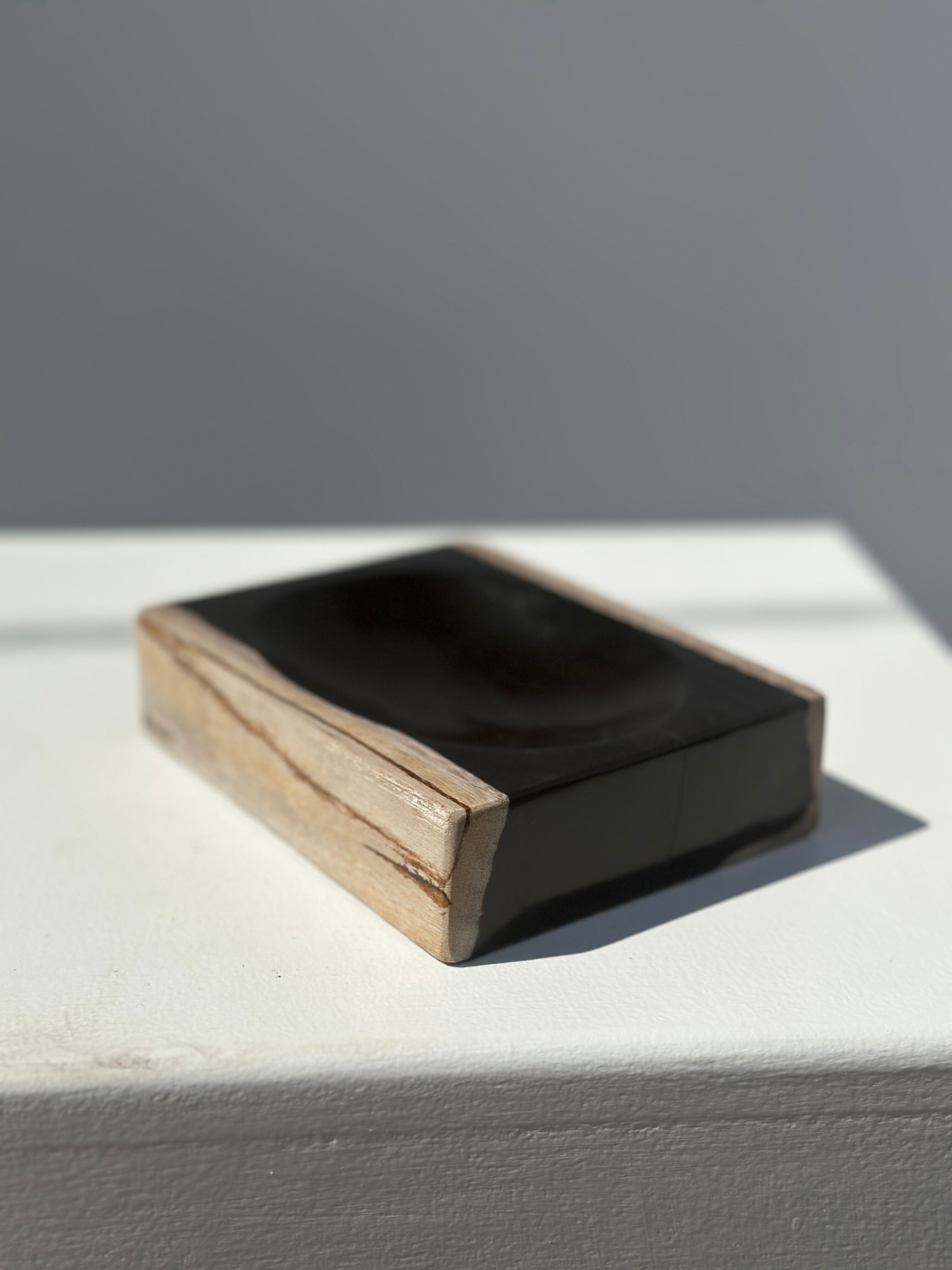 Porte savon en bois pétrifié bandes blanches de chaque côté