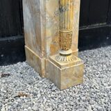 Cheminée de style Louis XVI en marbre jaune de Sienne et bronzes