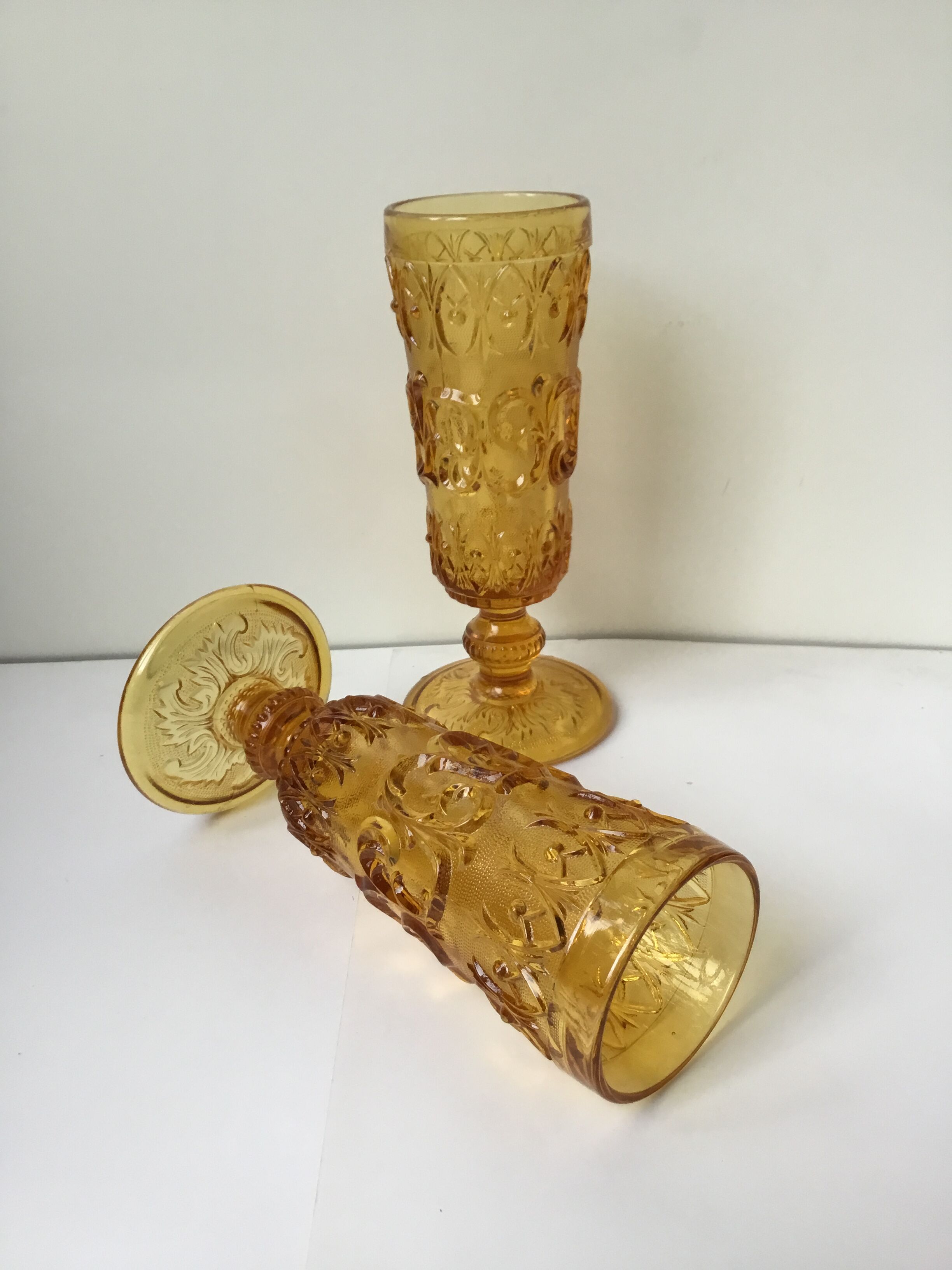 Lot of 2 cups to champagne in glass
