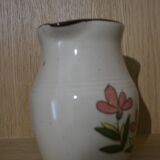 Sandstone pitcher with 3 pink flowers