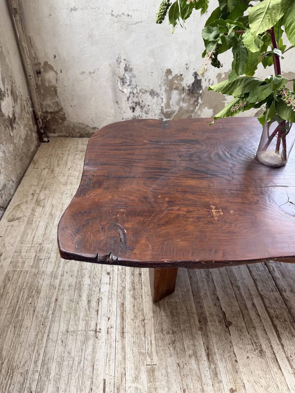 Table basse brutaliste artisanale 1950